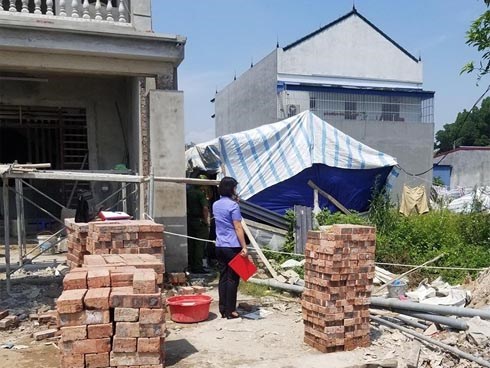 Xôn xao một thi thể đang phân hủy, bị quấn chiếu, chèn bao xi măng quanh người ở Thái Nguyên