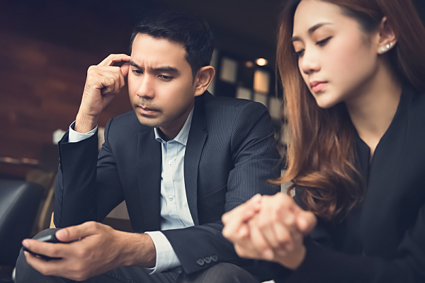 Nhìn thấy bạn gái của tôi, mẹ ôm ngực kêu trời còn bố chỉ tay đuổi em ra khỏi nhà, sự thật phía sau càng khiến tôi hãi hùng-2