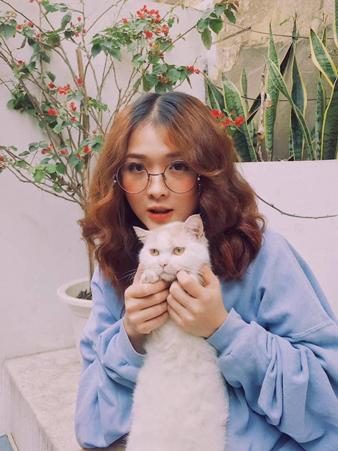 Nhan sắc cô gái 9X có nụ hôn đồng giới với Ánh Dương Về nhà đi con-8