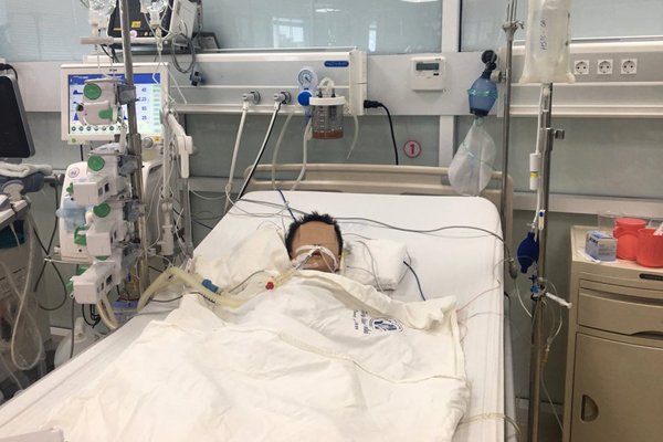 Bé trai 2 tuổi hỏng gan, nguy kịch vì sai lầm của cha mẹ khi dùng thuốc hạ sốt-1