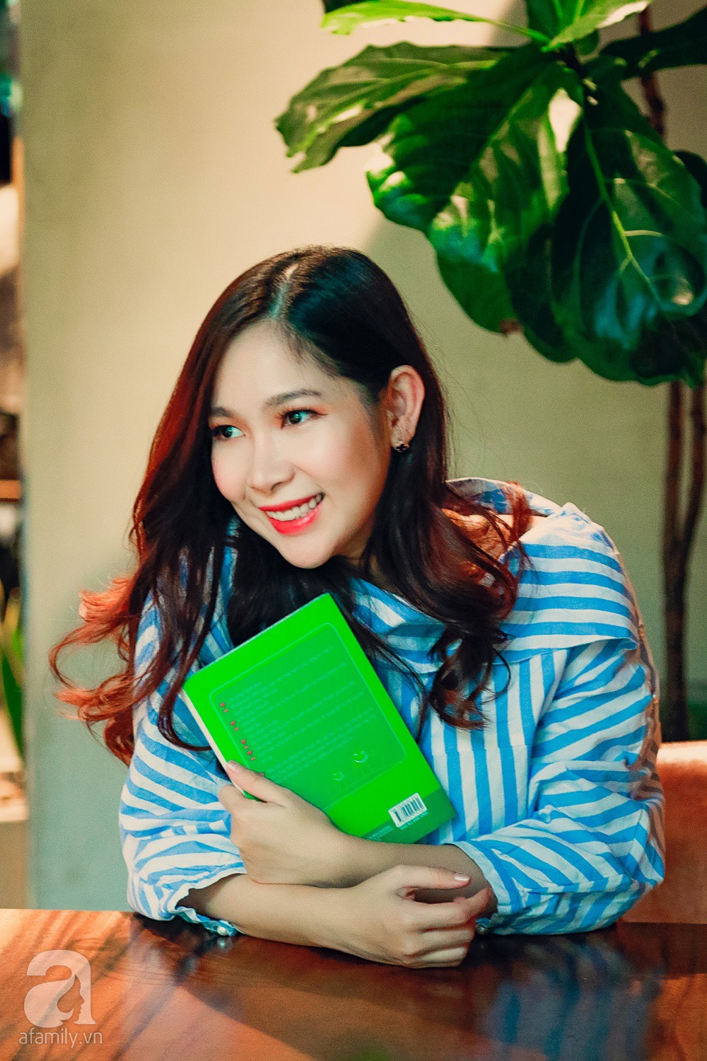 Ca sĩ Duy Uyên Mắt Ngọc” trải lòng về 10 năm mưu sinh trên đất Mỹ, trầm cảm, rối loạn cảm xúc đến mức khóc cười lẫn lộn-2