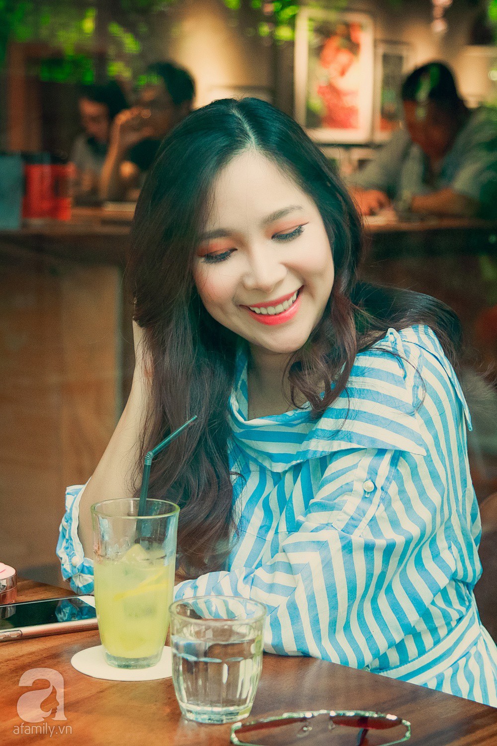 Ca sĩ Duy Uyên Mắt Ngọc” trải lòng về 10 năm mưu sinh trên đất Mỹ, trầm cảm, rối loạn cảm xúc đến mức khóc cười lẫn lộn-4