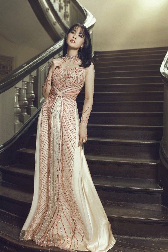 Anh Thư khoe dáng kiêu sa với áo dài thướt tha-1