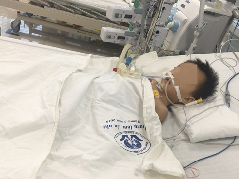 Xin đi nối tóc nhưng cha không đồng ý, bé gái 13 tuổi uống 40 viên paracetamol dẫn đến suy gan, ngộ độc nguy kịch-4