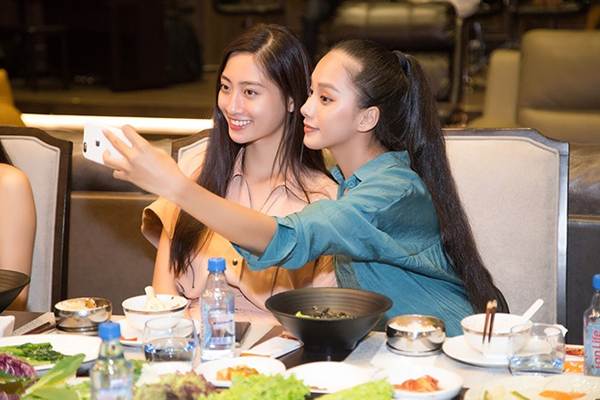 Hoa hậu Tiểu Vy và dàn người đẹp để mặt mộc dự sinh nhật Hoa hậu Lương Thuỳ Linh-6