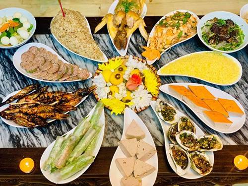 Diễn viên Hoa hồng trên ngực trái khoe mâm cúng Rằm cực đẹp, Vân Dung liền khen khéo nhất năm-3