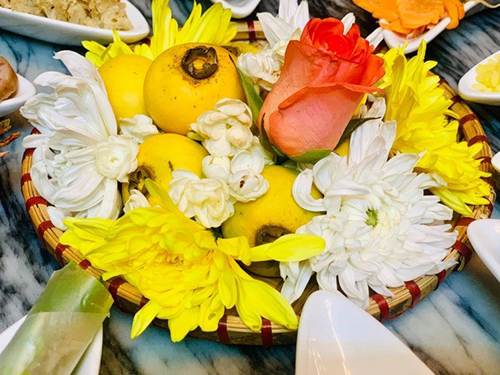 Diễn viên Hoa hồng trên ngực trái khoe mâm cúng Rằm cực đẹp, Vân Dung liền khen khéo nhất năm-4