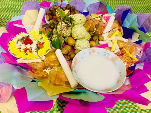 Diễn viên Hoa hồng trên ngực trái khoe mâm cúng Rằm cực đẹp, Vân Dung liền khen khéo nhất năm-6