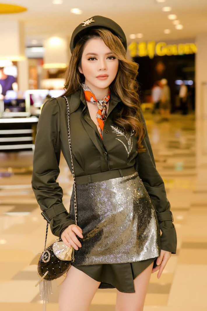 Bao lần Lý Nhã Kỳ phản pháo cực gắt khi ăn vận lồng lộn mà vẫn bị chê kém sang” vì đủ lý do-4