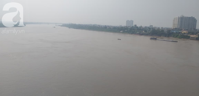 Vụ cô gái trẻ nhảy cầu Vĩnh Tuy tự tử: Người thân bác bỏ thông tin đang mang thai, người bạn trai đã khoá Facebook-2