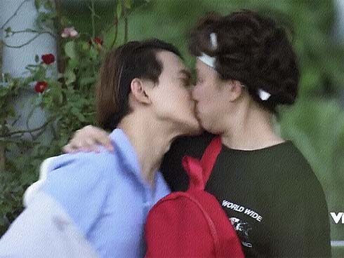 Về nhà đi con ngoại truyện: Quốc gây sốc khi vẫn ôm ấp, tíu tít với vợ cũ xinh đẹp vừa đi nước ngoài về-11