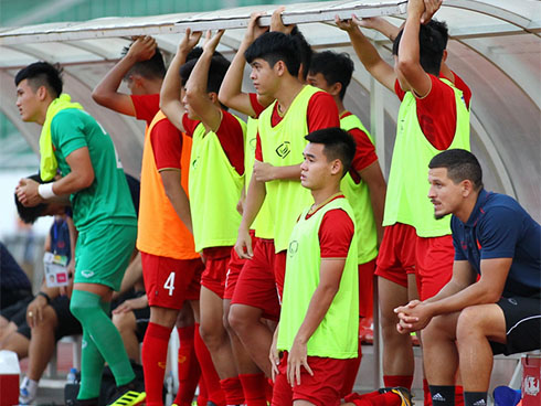 Bóng đá Việt Nam và khoảng trống sau lưng thế hệ Công Phượng, Quang Hải-4