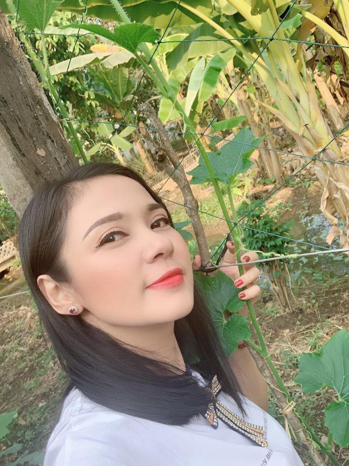 Cuộc sống đằng sau lời tuyên bố sẽ không lấy chồng từ nay đến cuối đời của Việt Trinh-13