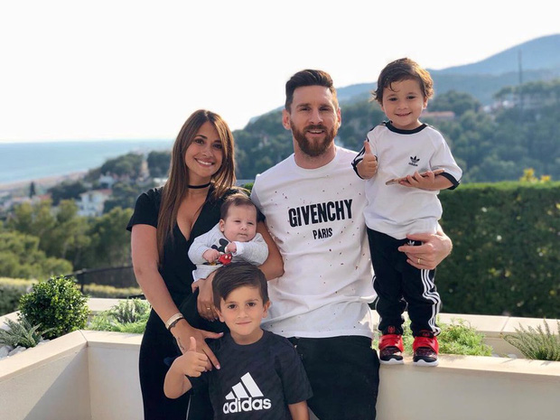 Cậu ấm nhà Messi có biểu cảm cực ngầu, mới 3 tuổi đã được các fan khen tới tấp vì có tư chất giống hệt bố-2