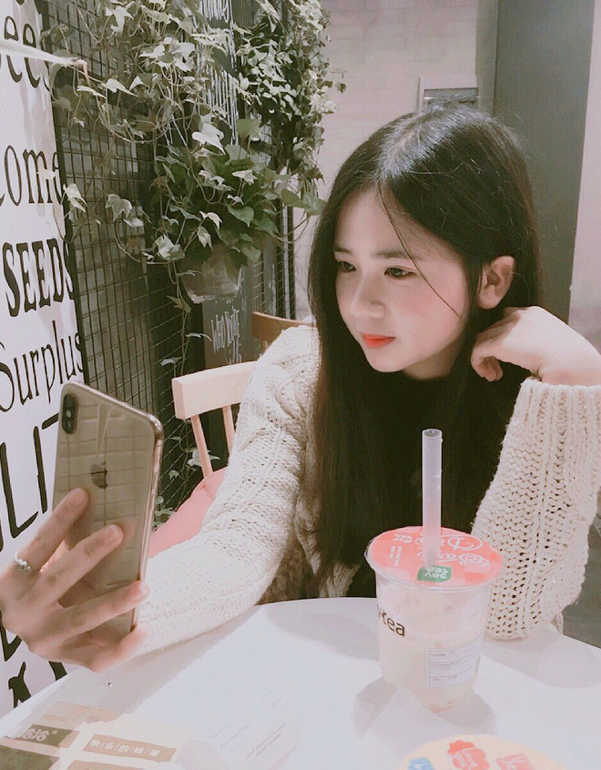 Tân sinh viên ĐH Luật Hà Nội gây sốt với bức ảnh góc nghiêng khoe vẻ baby khó cưỡng, xem được thành tích học càng khiến dân tình xôn xao hơn-9