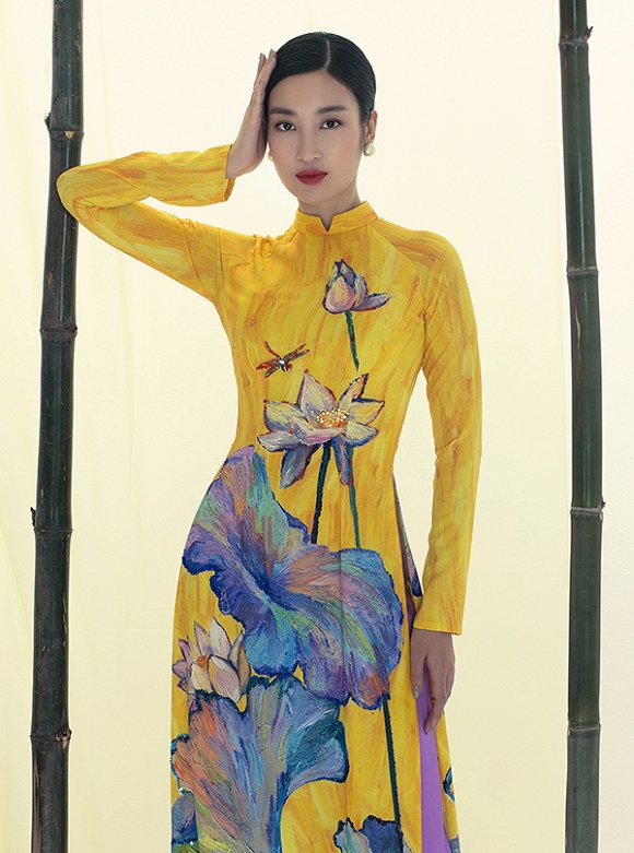 Hoa hậu Đỗ Mỹ Linh khoe dáng thướt tha với áo dài dịu dàng nhân mùa Vu lan-2