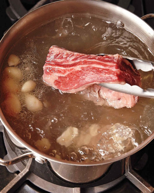 Muốn khử mùi hôi của thịt lợn bạn chỉ cần thêm thứ này vào khi nấu-1