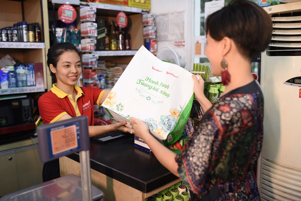 Doanh nghiệp bán lẻ chống rác thải nhựa: Nhìn từ thế giới đến Việt Nam-5
