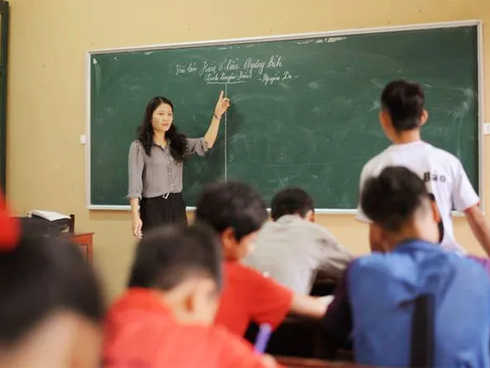 Bi kịch đau lòng của cô bé 8 tuổi bị mẹ ép học dẫn đến tử vong: Mẹ ơi, con mệt quá. Con ngủ một lát mẹ nhé!-2