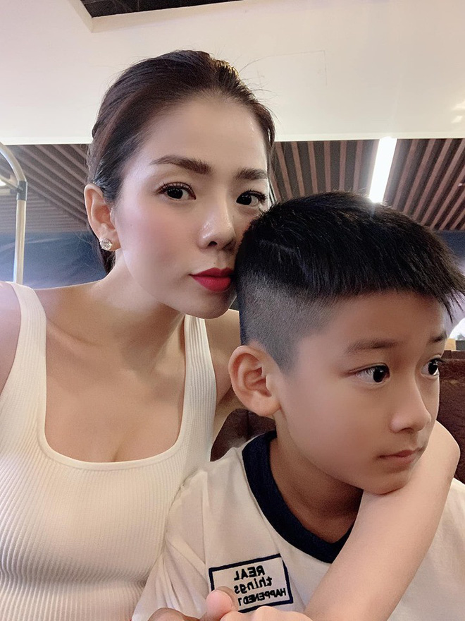 Lệ Quyên hiếm hoi khoe ảnh chụp cùng con trai, mới lên 8 nhưng đã sở hữu nhan sắc chẳng khác gì soái ca nhí-2