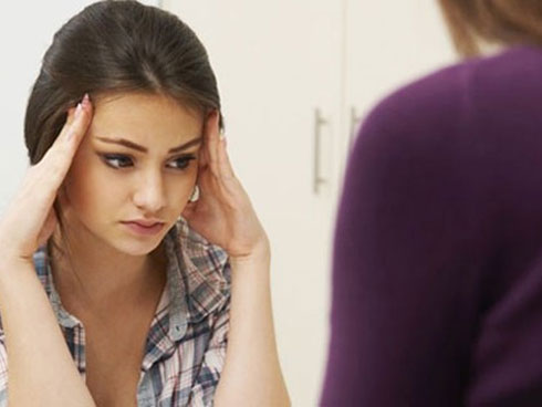 Ra ngân hàng, tôi phát hiện chị dâu vội vã mang theo một bọc tiền lớn, về tra hỏi thì chị tiết lộ một chuyện khiến tôi thất kinh-3