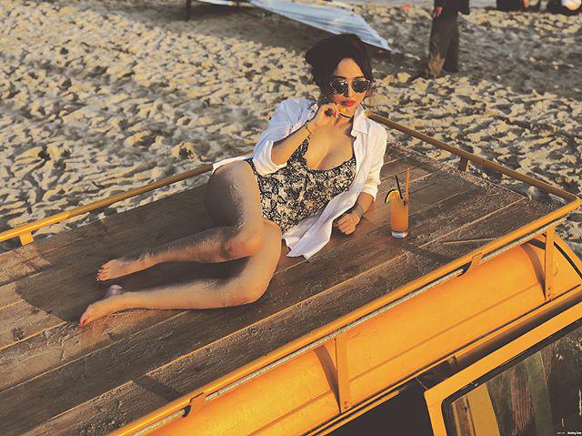 Khi vợ các ông chồng đại gia khoe dáng với bikini, Đàm Thu Trang vẫn xếp sau mỹ nhân này-8