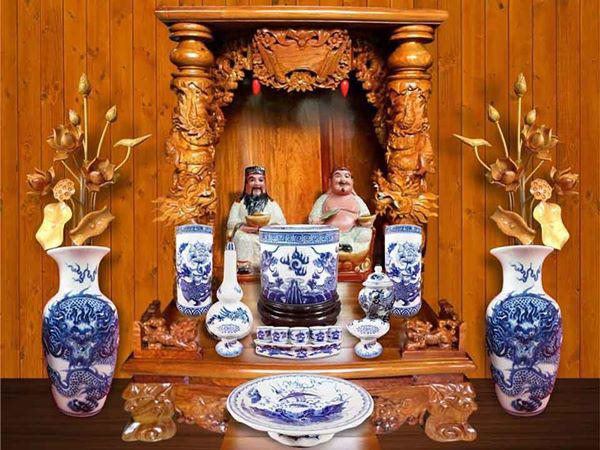 Bạn có bao giờ thắc mắc vì sao bàn thờ Thần Tài luôn phải đặt dưới đất?-1