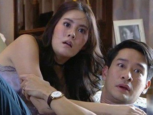 Cho bạn thân ở nhờ mấy hôm mà giữa trưa về nghe thấy tiếng chồng thủ thỉ Cố lên, anh phải tranh thủ lúc em ở đây”, ập vào bắt gian vợ ngỡ ngàng trước sự thật-3