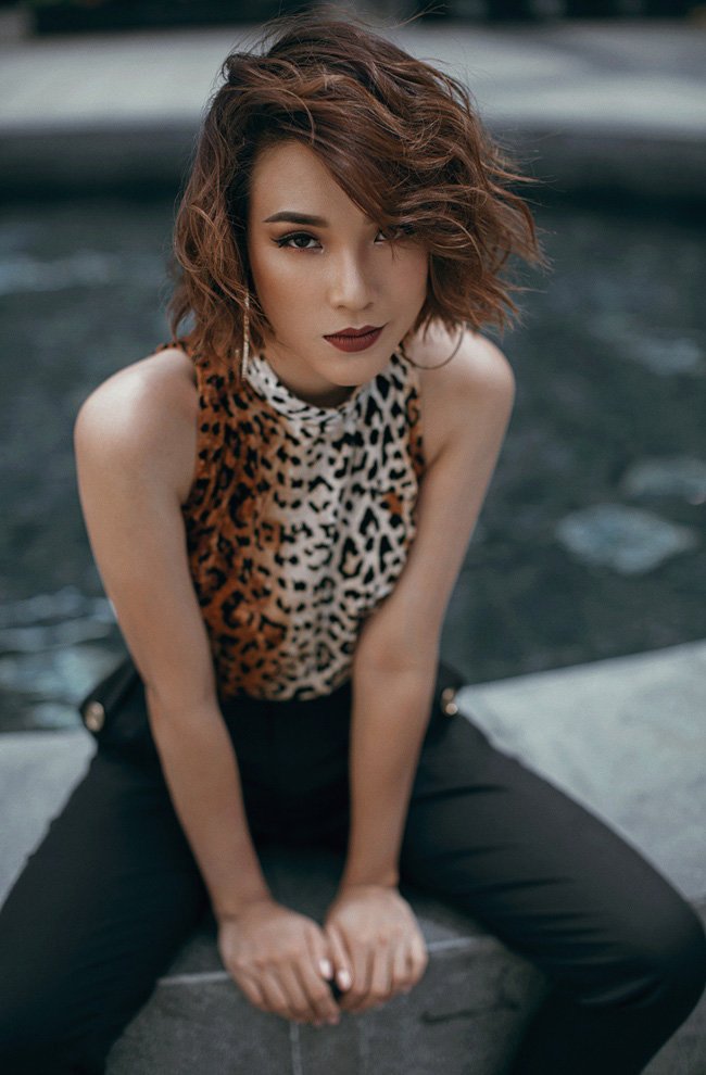 Quyến rũ trên thảm đỏ nhưng ra phố cực chất, mấy ai có gout đa dạng như Hoàng Oanh-8