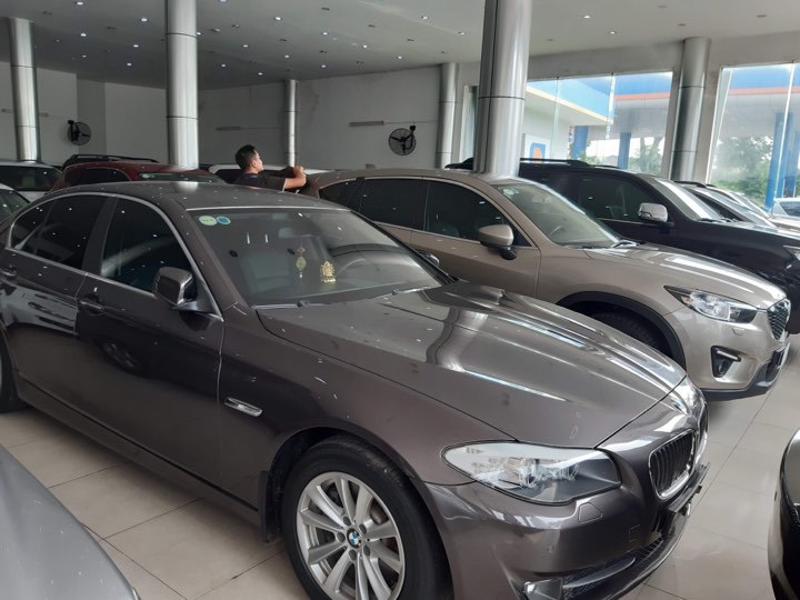 Xe sang cũ giá siêu rẻ, vài lần sửa bay nguyên cả xe-1