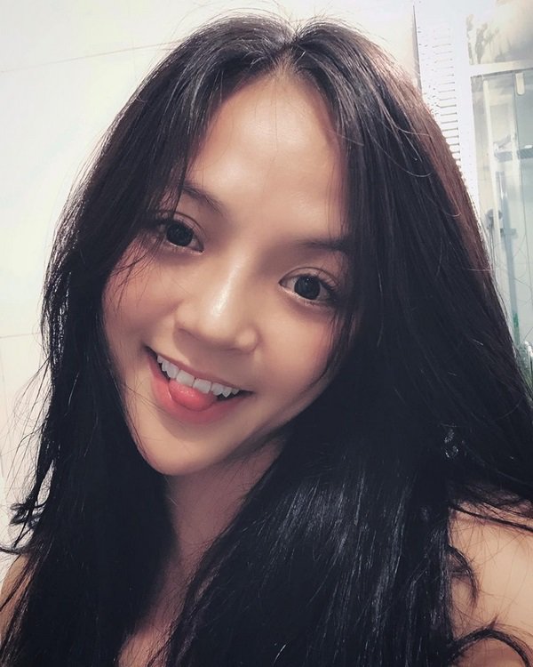 Khoe gương mặt make-up mà như không, nhan sắc tuổi 31 của Thu Quỳnh chưa từng khiến fan thất vọng-3