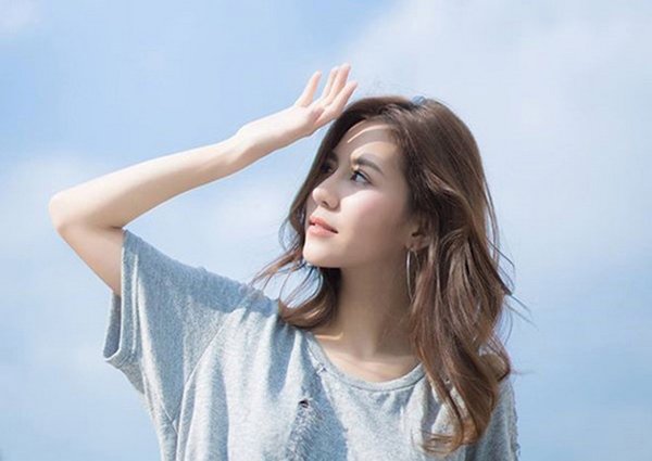 Khoe gương mặt make-up mà như không, nhan sắc tuổi 31 của Thu Quỳnh chưa từng khiến fan thất vọng-6