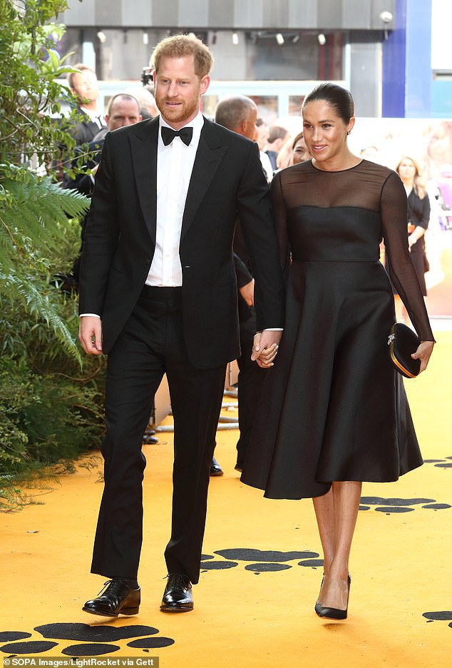 Sau một loạt lùm xùm nhằm đánh bóng tên tuổi, Meghan Markle lần đầu nhận trái đắng khi bị chị dâu Kate đánh bại trong hạng mục này-3