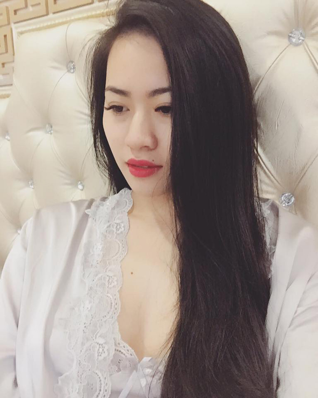 Sắc vóc gợi cảm không phải dạng vừa của tình mới tin đồn Quang Hải-11