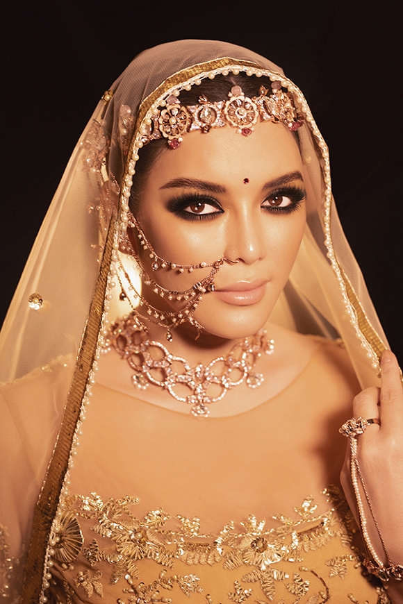 Lý Nhã Kỳ tiếp tục gây thương nhớ với nét quyền quý vương giả trong ngày tiệc thứ 4 sinh nhật tỉ phú Ấn Độ-8