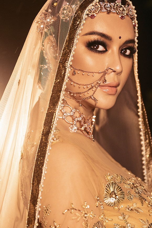 Lý Nhã Kỳ tiếp tục gây thương nhớ với nét quyền quý vương giả trong ngày tiệc thứ 4 sinh nhật tỉ phú Ấn Độ-10