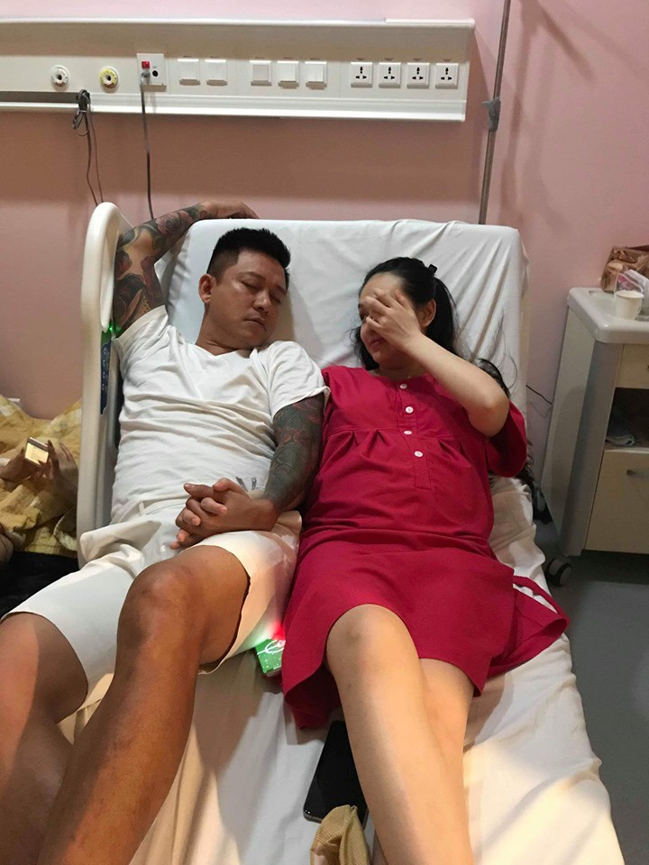 Qua 3 lần đẻ mổ đau như chết đi sống lại, bà xã Tuấn Hưng chia sẻ xúc động chia sẻ về chồng con-5