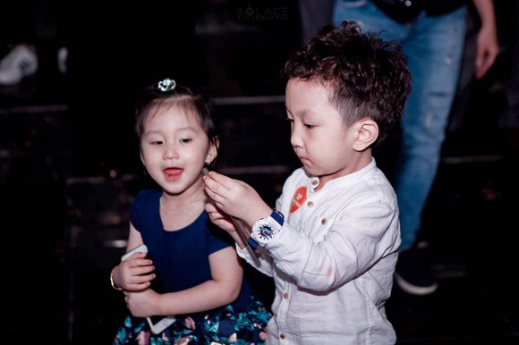 Qua 3 lần đẻ mổ đau như chết đi sống lại, bà xã Tuấn Hưng chia sẻ xúc động chia sẻ về chồng con-4