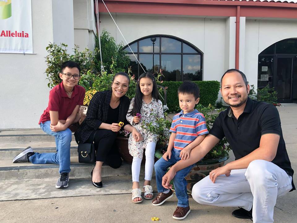 Ai bảo hai lần đò không hạnh phúc, nhìn ca sĩ Hồng Ngọc được chồng cưng chiều đến thế này cơ mà-1