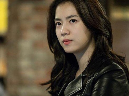 Nhận chiếc quần ren đỏ nhân tình của chồng gửi tới, vợ tung chiêu khiến cô ả thất kinh