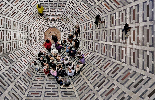 Hình ảnh trùng hợp khiến người xem hoa mắt chóng mặt-3