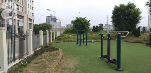 Cận cảnh bẫy rắn hổ mang chúa dài hàng mét, từng tấn công người đi đường tại khu đô thị Hà Nội-12