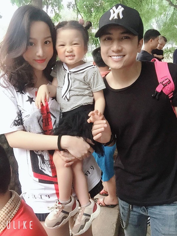 Vợ xinh như hot girl của Mạnh Quân phim Về nhà đi con ngoại truyện-7