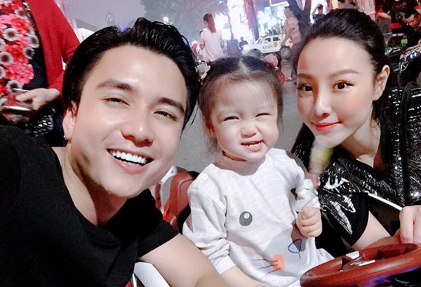 Vợ xinh như hot girl của Mạnh Quân phim Về nhà đi con ngoại truyện-8