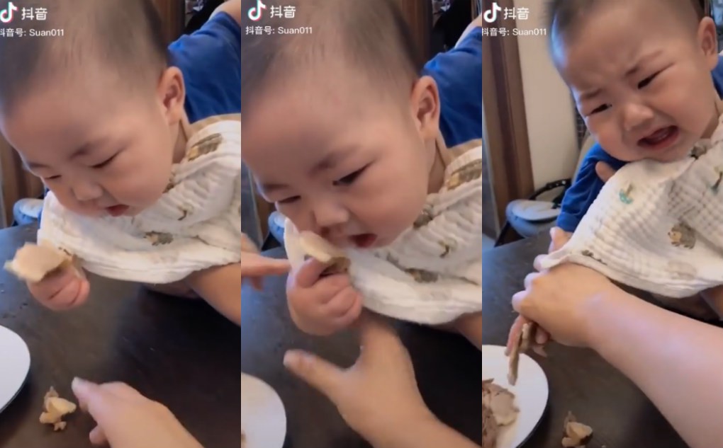 Miếng ăn tới miệng còn bị ngăn lại, cậu bé bật khóc nhưng dân mạng lại phì cười vì chi tiết này-1