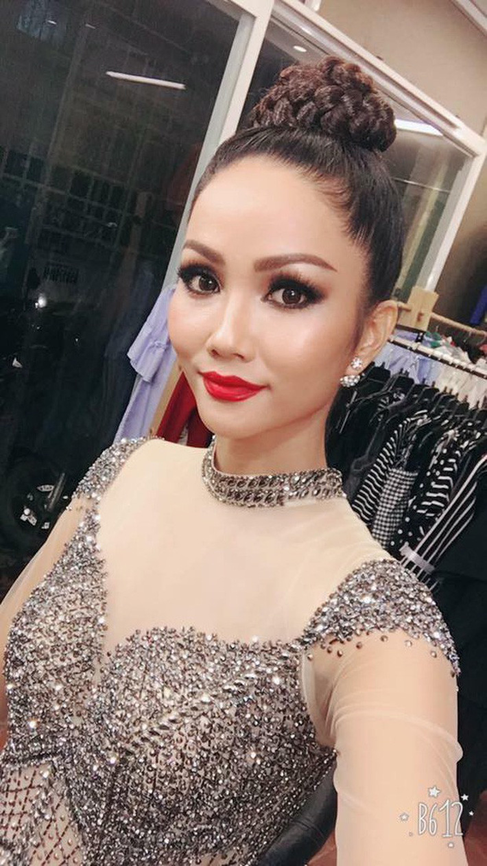 Kiểu tóc mới của H’Hen Niê: Sao lại giống Diệt Tuyệt sư thái thế này?-6