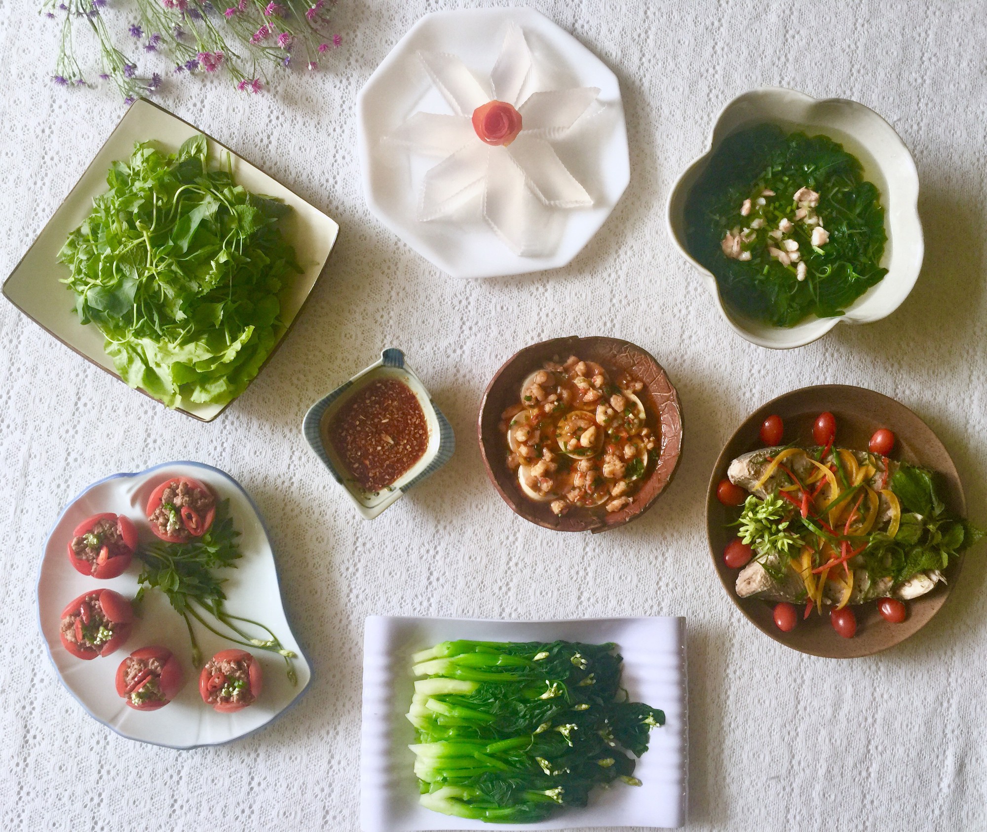 Người vợ quốc dân đây rồi, nấu mâm cơm cuối tuần khiến ai nấy đều phải xuýt xoa khen ngợi!-1