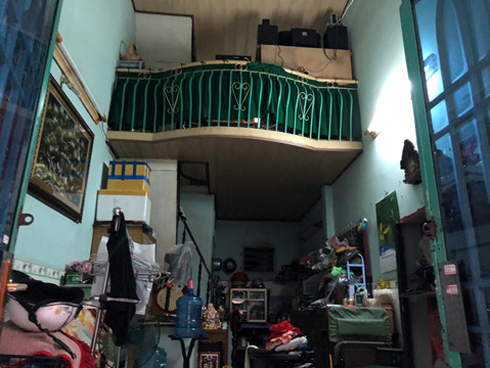 Người phụ nữ bị đâm nhiều nhát vào cổ ngay trên đường ở Bình Dương-1