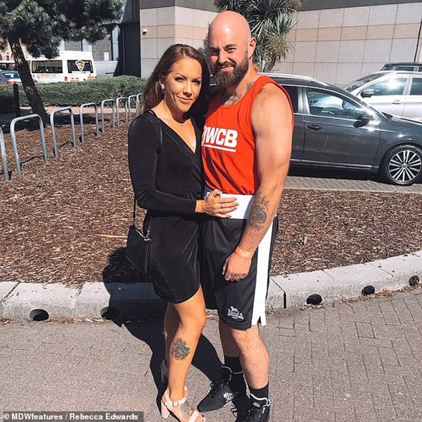 Quá béo tới mức không thể làm chuyện ấy, cặp đôi nặng hơn 200kg ra quyết định khó tin-3