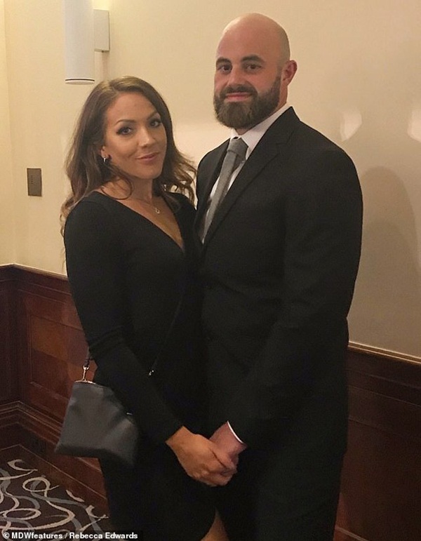 Quá béo tới mức không thể làm chuyện ấy, cặp đôi nặng hơn 200kg ra quyết định khó tin-4